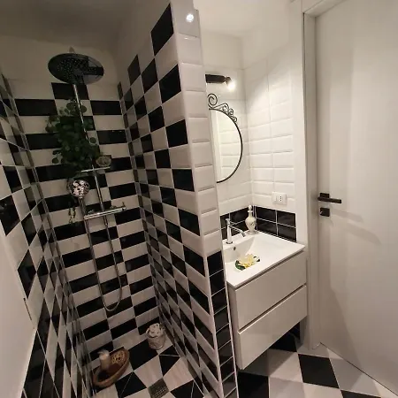 Апартаменти Casa Cimella, Un Nido Nel Cuore Del Porto Antico Cod Citra 010025-lt-2629 *